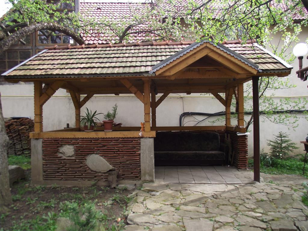 Guesthouse U Dida Viktora Yaremche Eksteriør billede